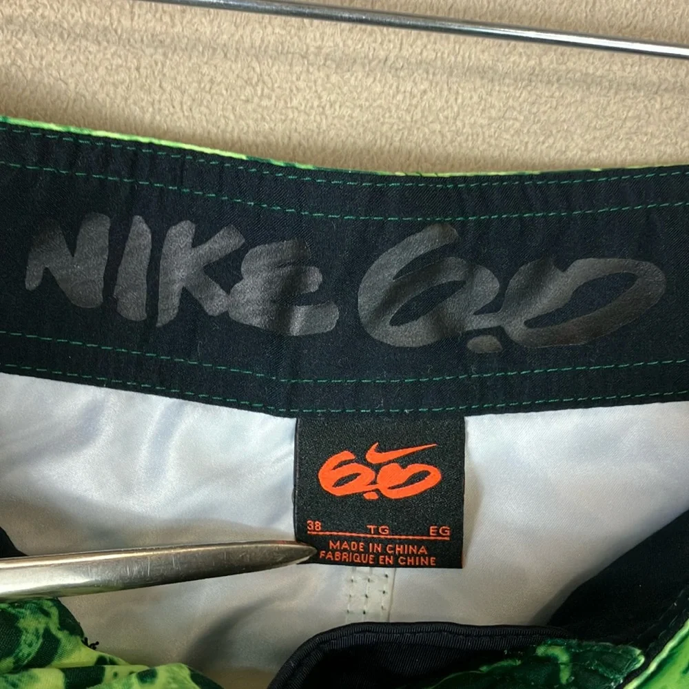 Nike 6.0 Board Shorts Swim Trunks Graphic Print‎ Skate Green Men’s size 38